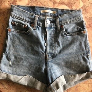 Levi’s Wedgie Shorts